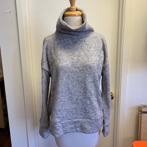 A New Day turtle neck fleece sweater NWT - Picture 3 of 3
